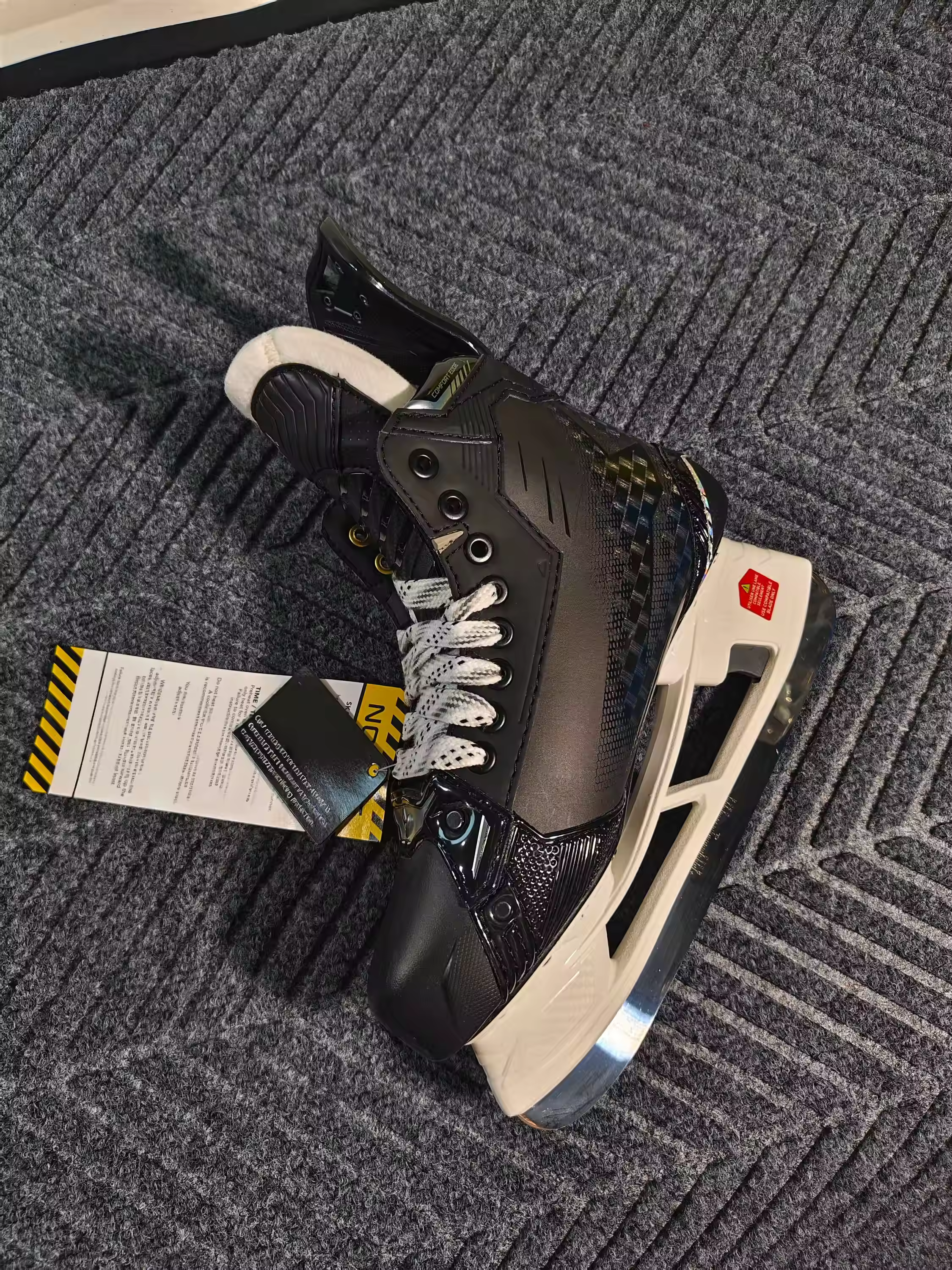 Comfortable Ice Hockey Skates Breathable Lining Durable Hockey Skates For Adults