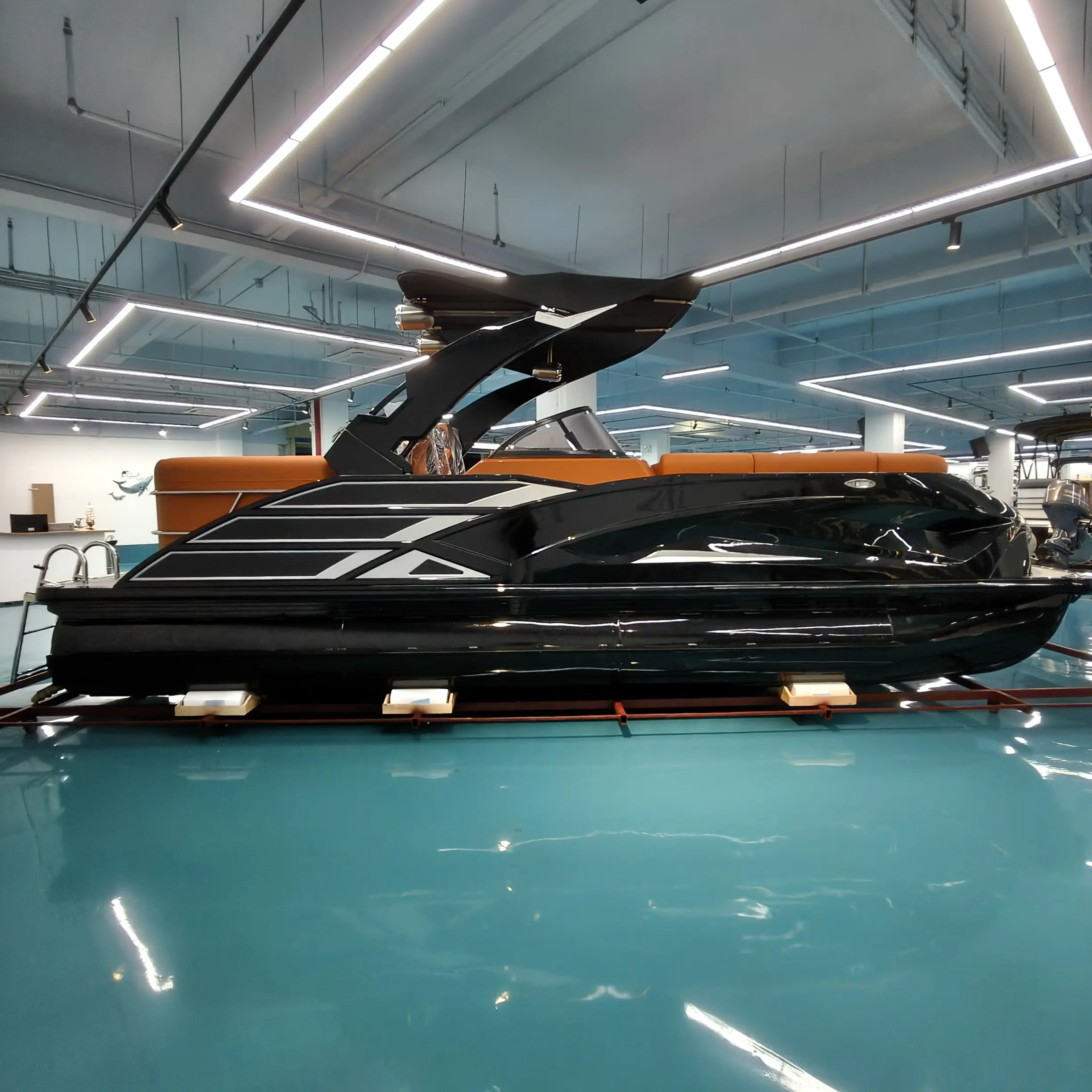 certifiedNew 22ft Luxury Fiberglass Recreational Pontoon Boat For Water Sports Outboard Engine For Entertainment And Adventure