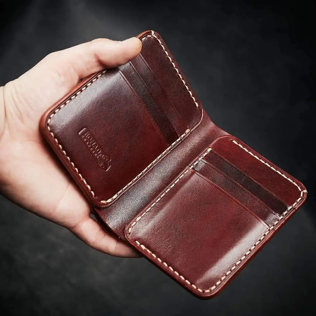 Handmade Vintage Leather Wallet with Rustic Finish for Stylish and Minimalist Users
