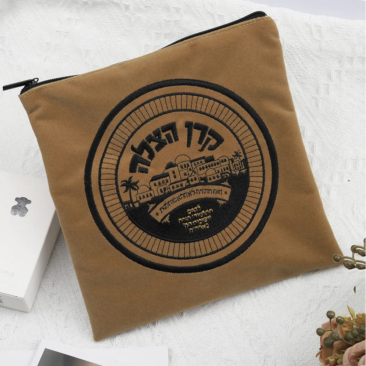 High Quality Velvet Zipper Phone Purse Packaging Bag Custom Embroidery Printed Zipper Makeup Toiletry Storage Velvet PouchReorder rate 20%