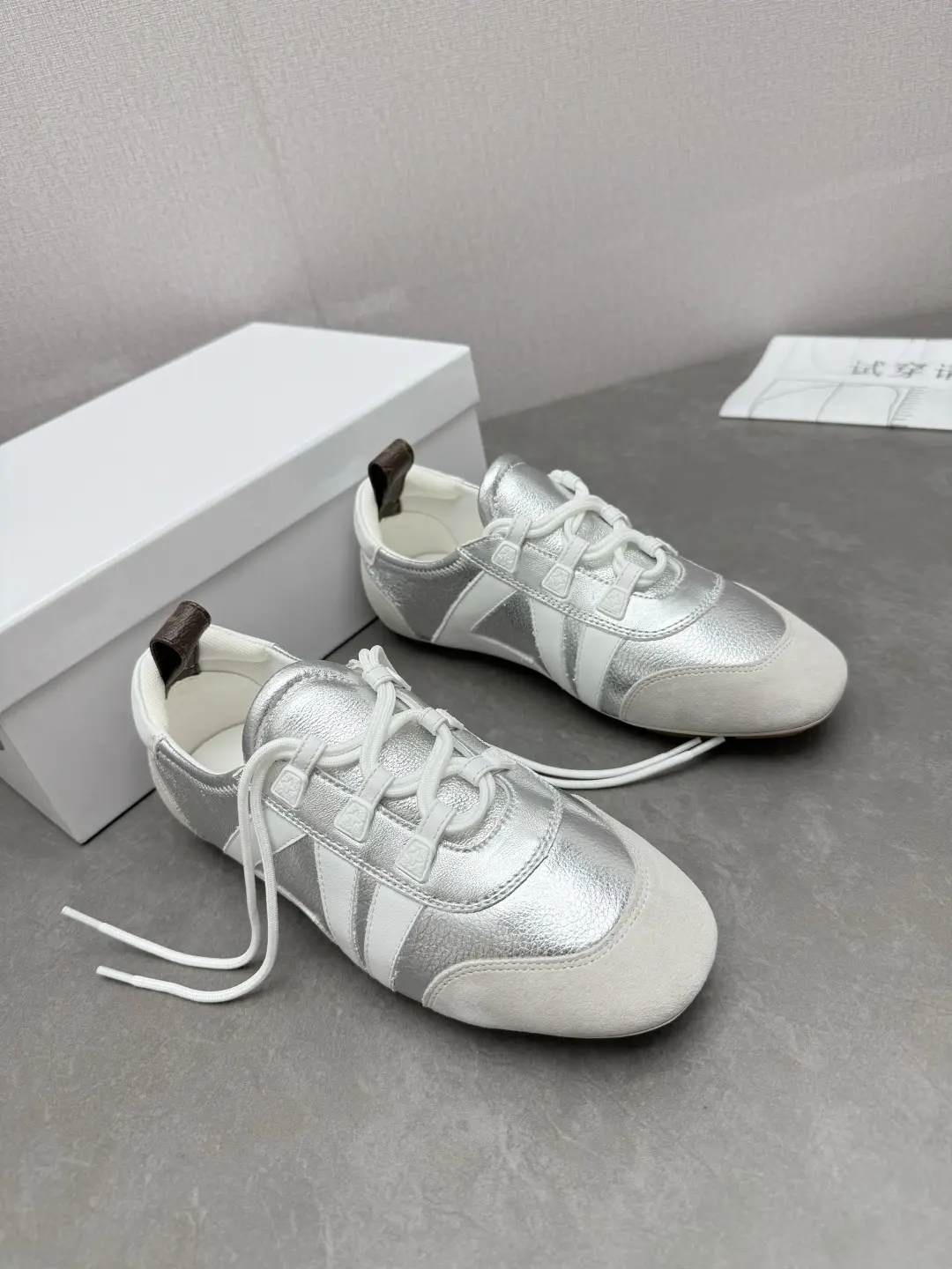 Two Tone Metallic Suede Low Top Casual Shoes, Contrast White Stripe Lightweight Foldable Ballet Flats